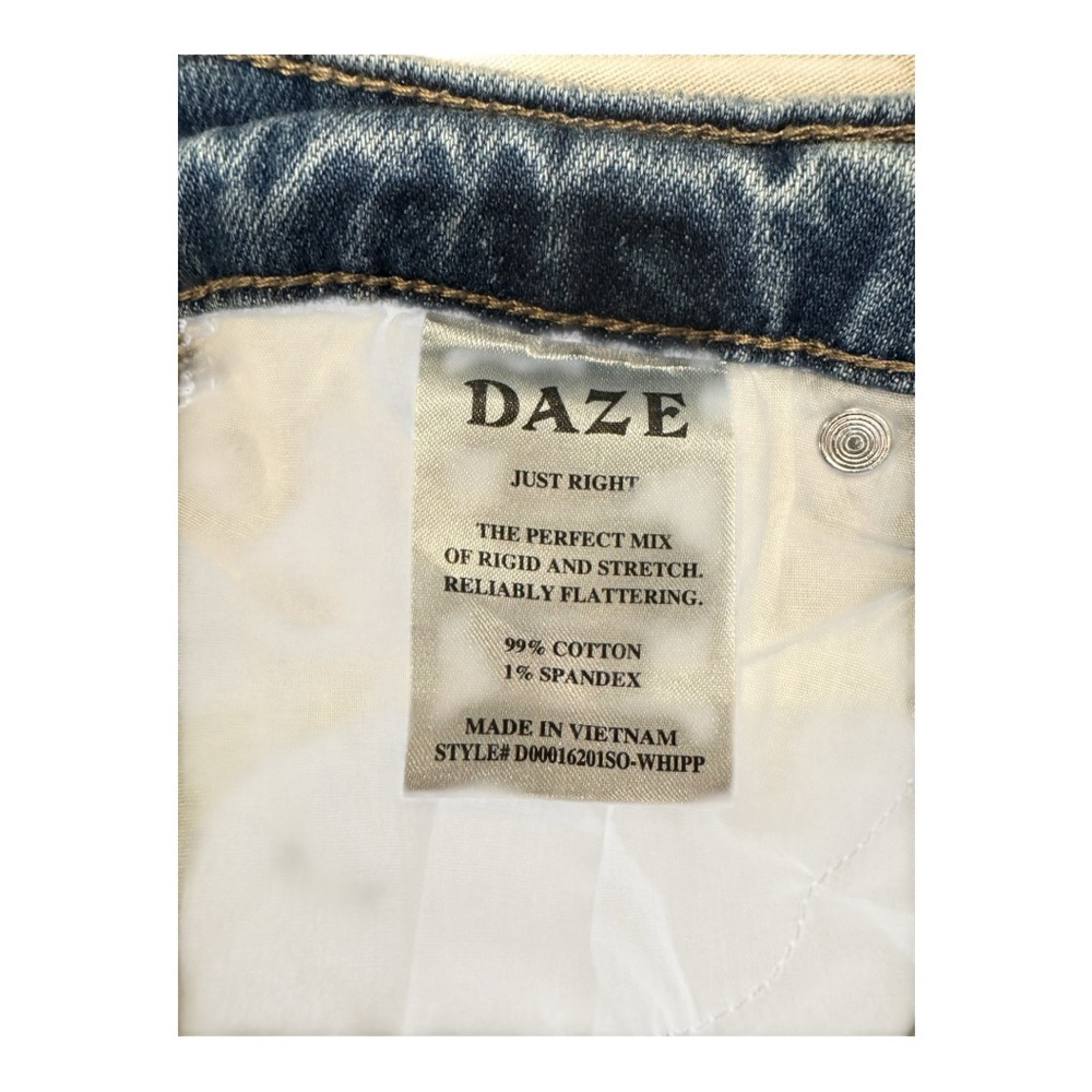 DAZE Denim Just Right Rise Distressed Flare Jeans Women’s Size 24 Light Wash - Picture 7 of 7